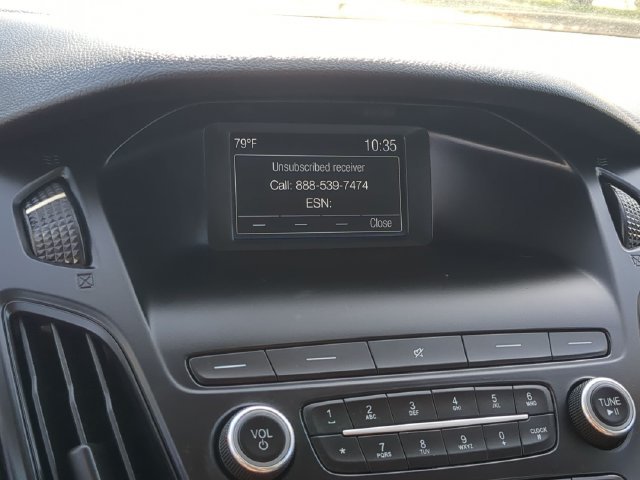 Used 2018 Blue Ford SE image 18