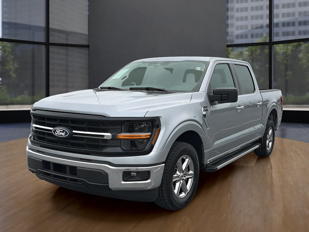 Used 2025 Silver Ford XLT image 12