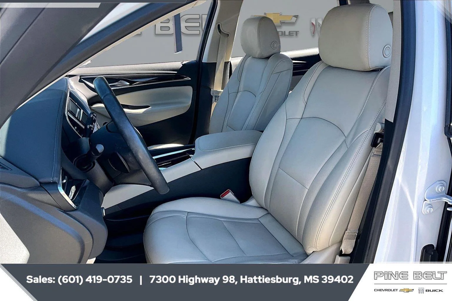 Used 2021 White Frost Tricoat Buick Premium image 18