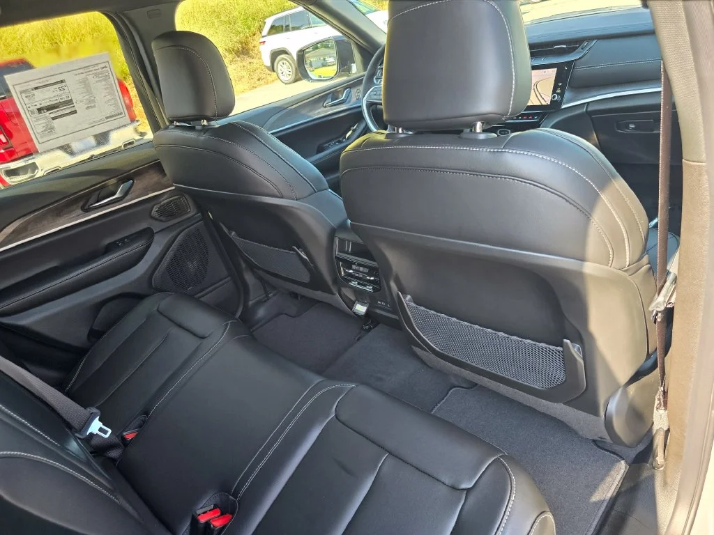 New 2027 Gray Jeep Limited image 26