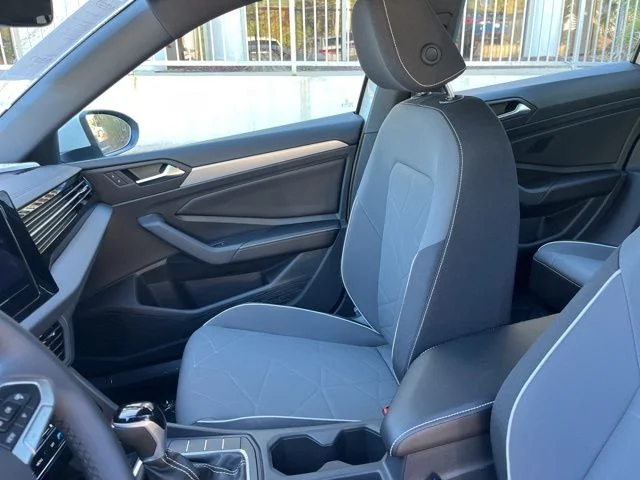2026 Volkswagen Jetta Sport - Photo 10