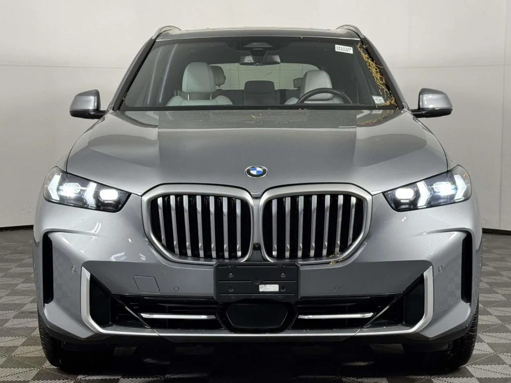 Certified Used 2024 Gray BMW xDrive40i image 6