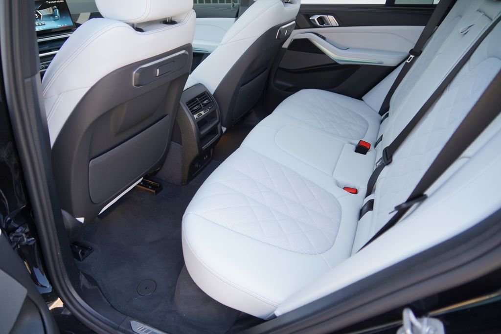 New 2026 Black Sapphire Metallic BMW sDrive40i image 19
