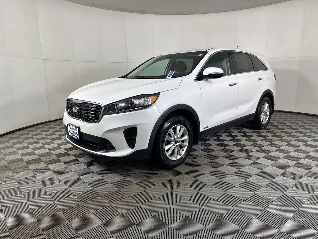 Used 2020 Snow White Pearl Kia LX image 13