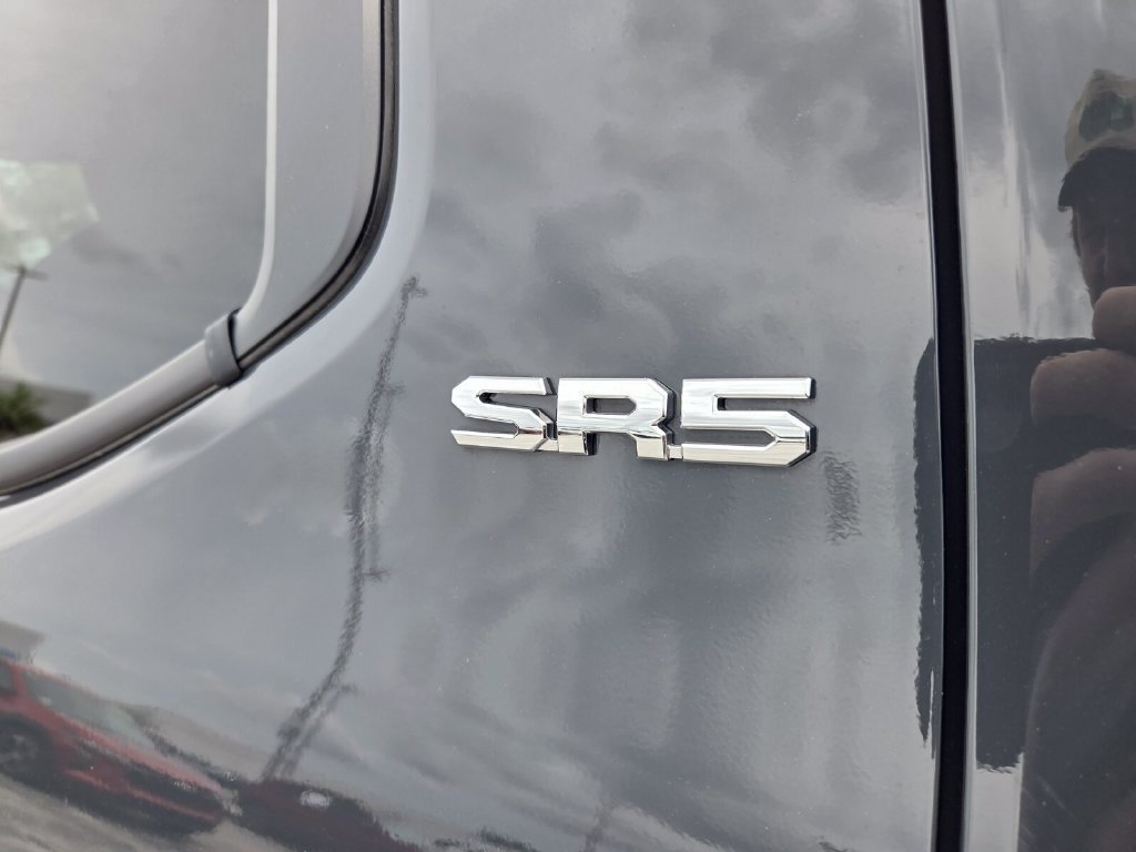 2025 Toyota Tacoma SR5 - Photo 7