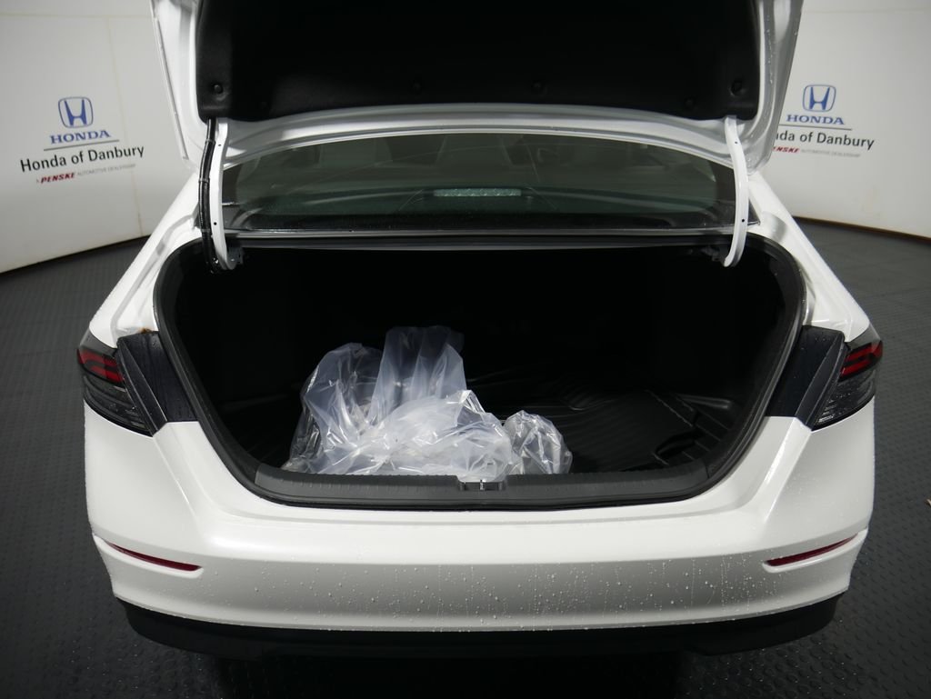 New 2026 Platinum White Pearl Honda LX image 6