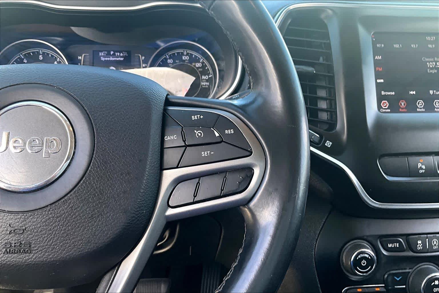 Used 2019 Diamond Black Crystal Pearlcoat Jeep Latitude Plus image 21