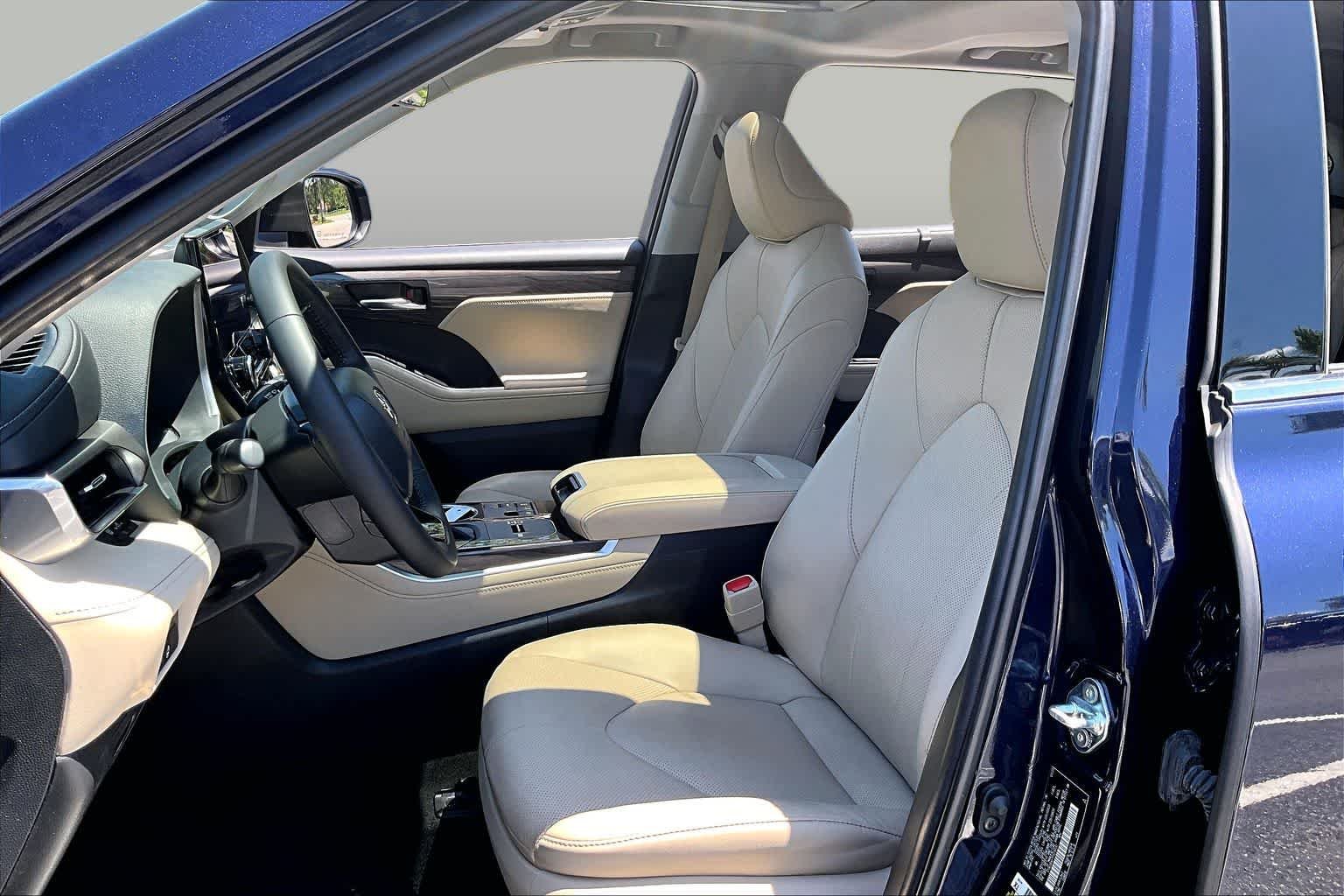 Used 2023 Blueprint Toyota Limited image 8