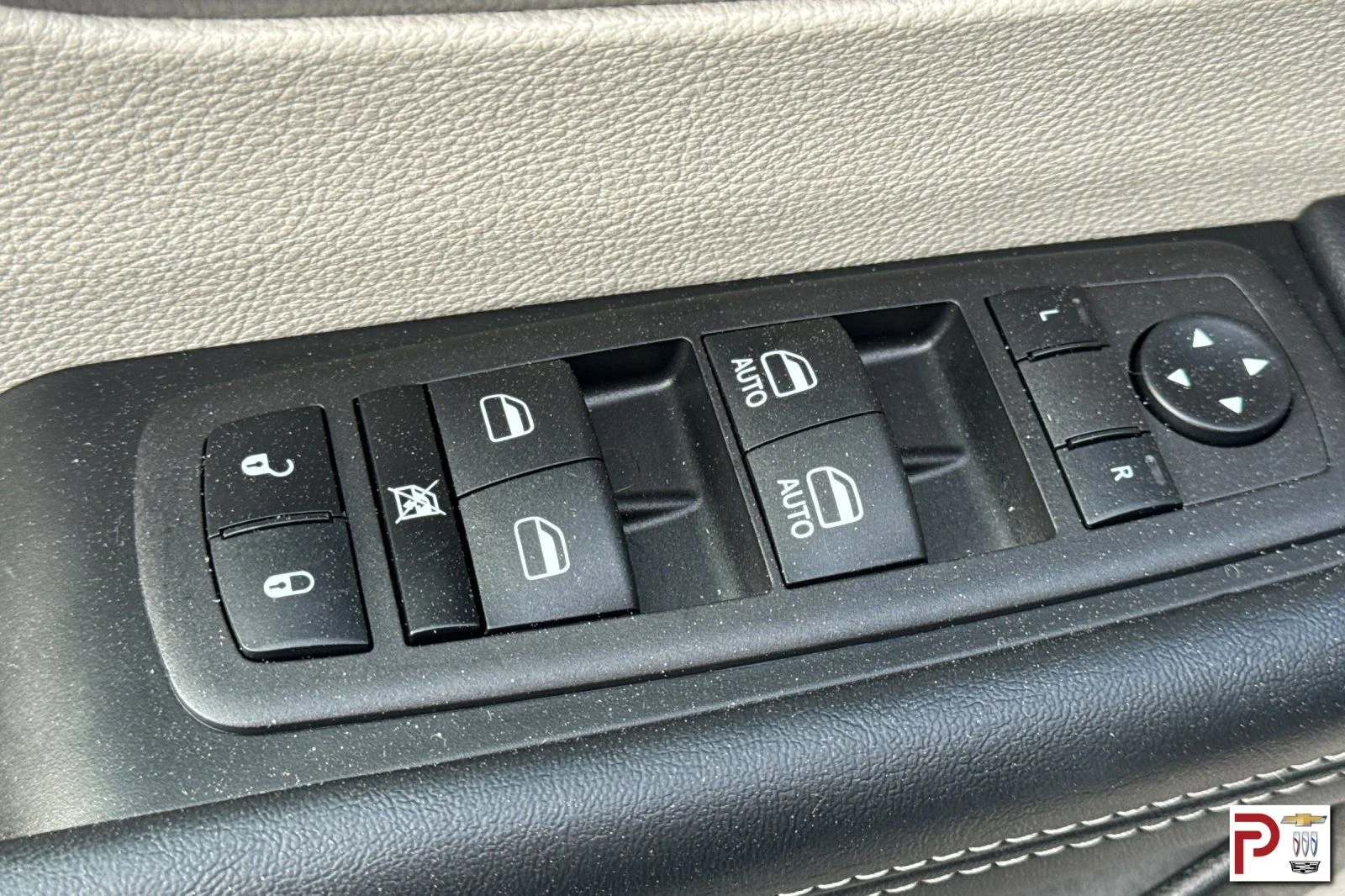 Used 2023 Gray Chrysler Touring L image 12