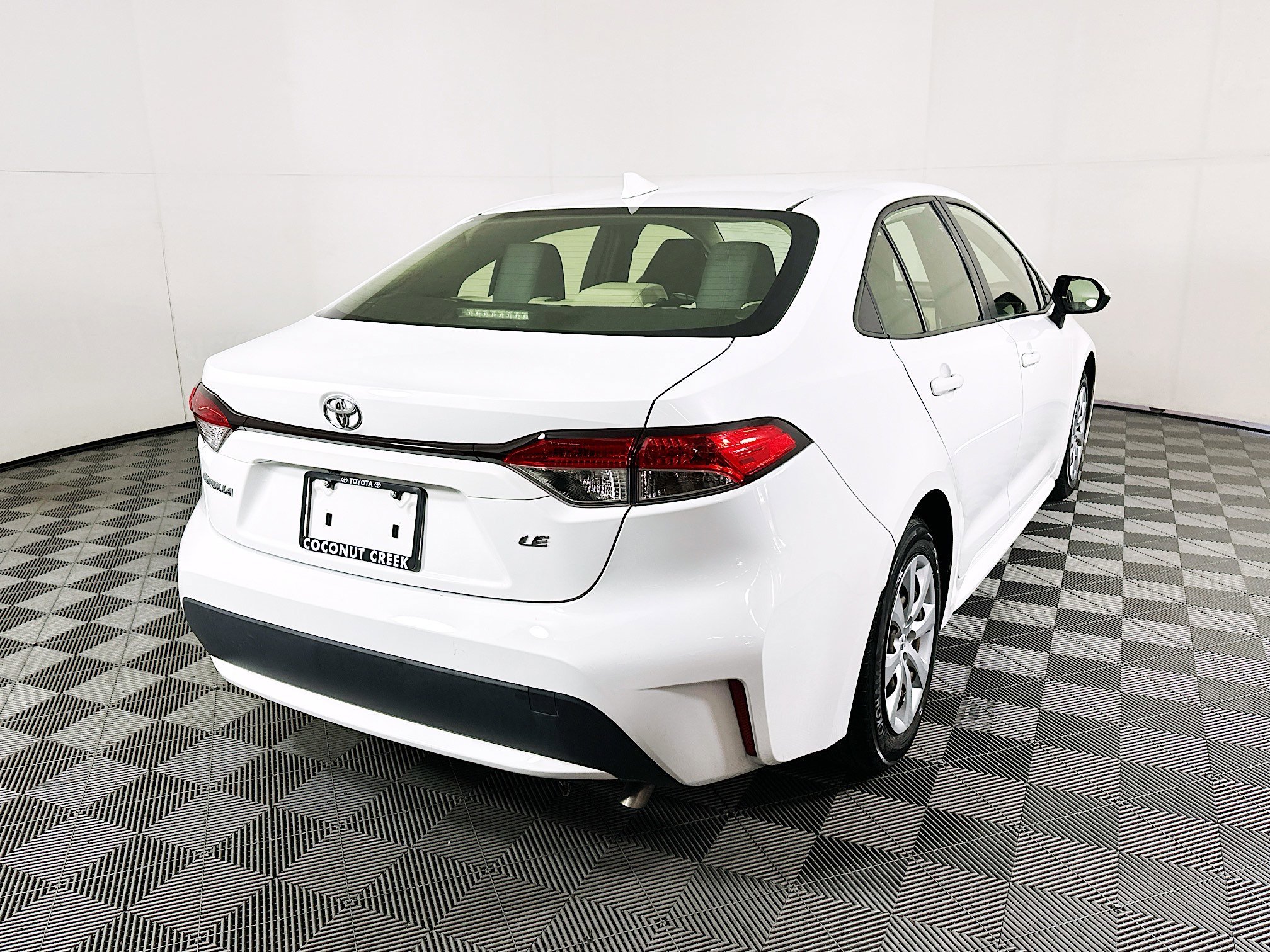 2022 Toyota Corolla thumbnail 5