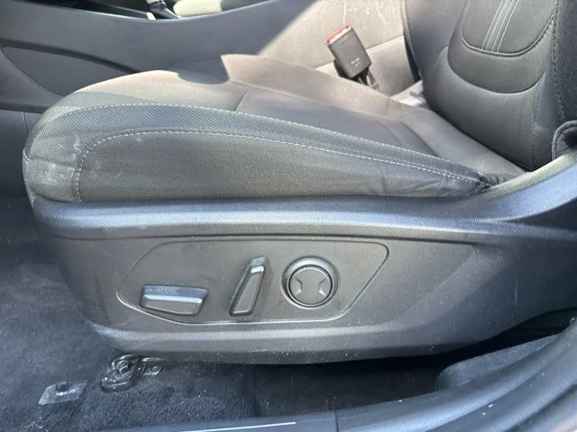 Used 2024 Shimmering Silver Hyundai SEL image 13