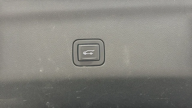 Used 2023 Summit White Chevrolet LT image 31
