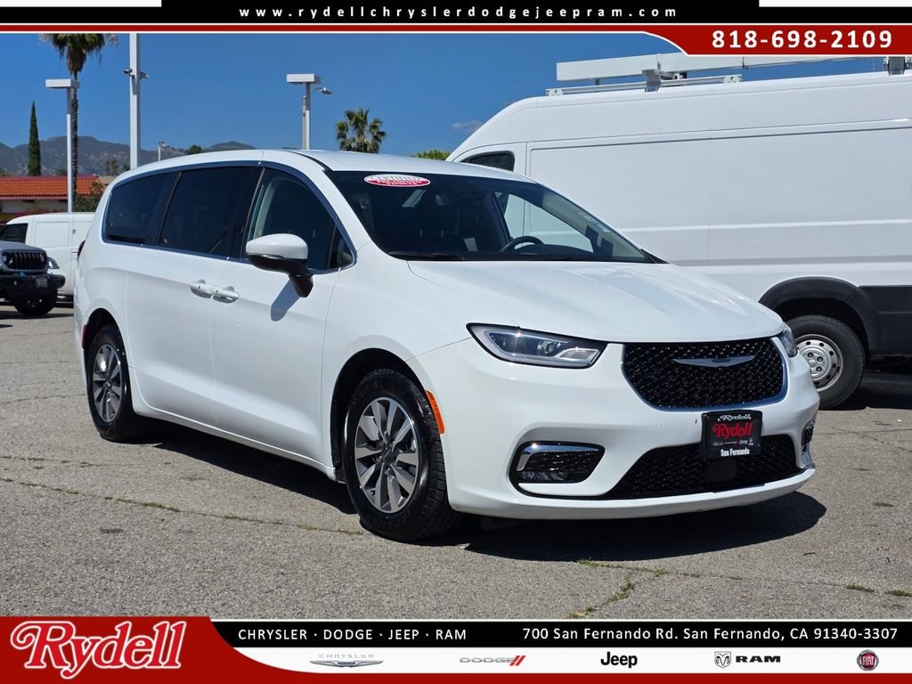 2023 Chrysler Pacifica Hybrid Touring L