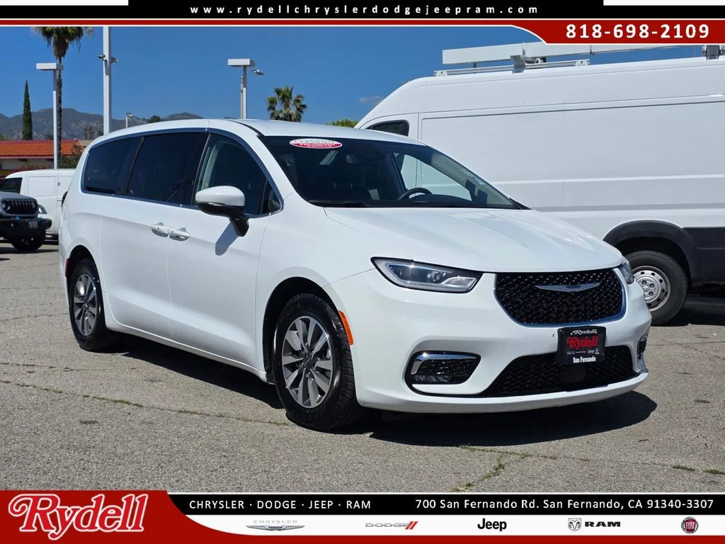 2023 Chrysler Pacifica Hybrid