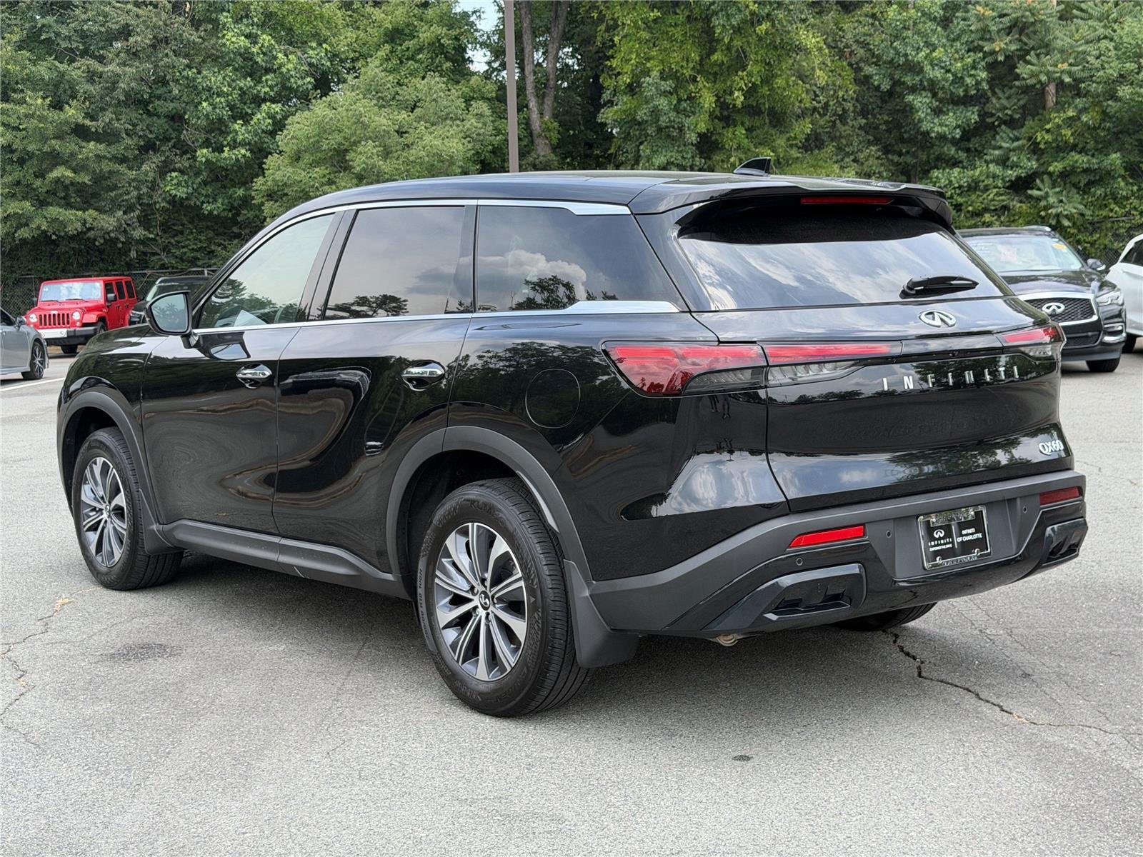 Used 2025 Mineral Black INFINITI PURE image 25