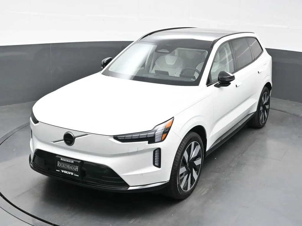 New 2026 Crystal White Volvo Twin Motor Plus image 31