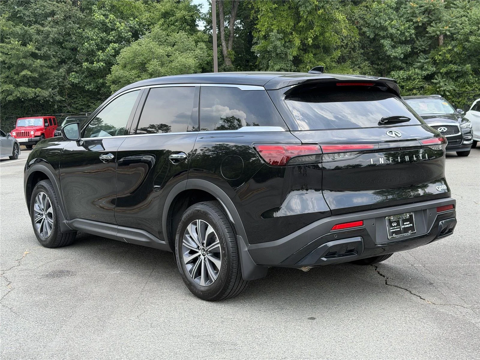 Certified Used 2025 Mineral Black INFINITI PURE image 25