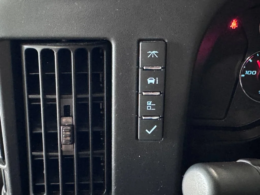 2025 Chevrolet Express Passenger LT - Photo 18