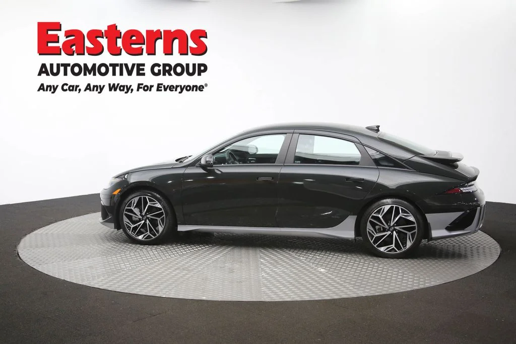 Used 2023 Green Hyundai SEL image 61