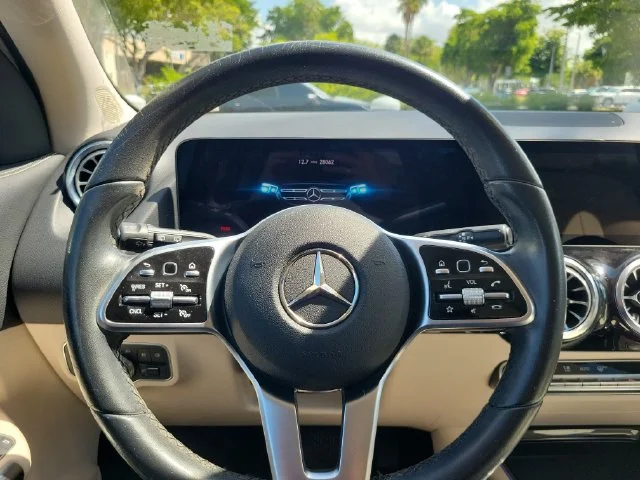 Used 2022  Mercedes-Benz GLA 250 image 29