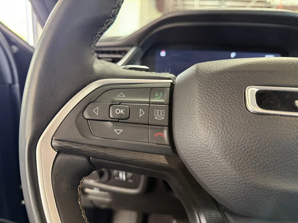 Used 2024 Black Jeep Altitude image 24