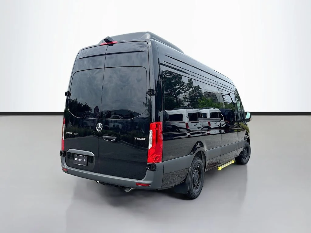 New 2026  Mercedes-Benz Passenger 170 WB image 3