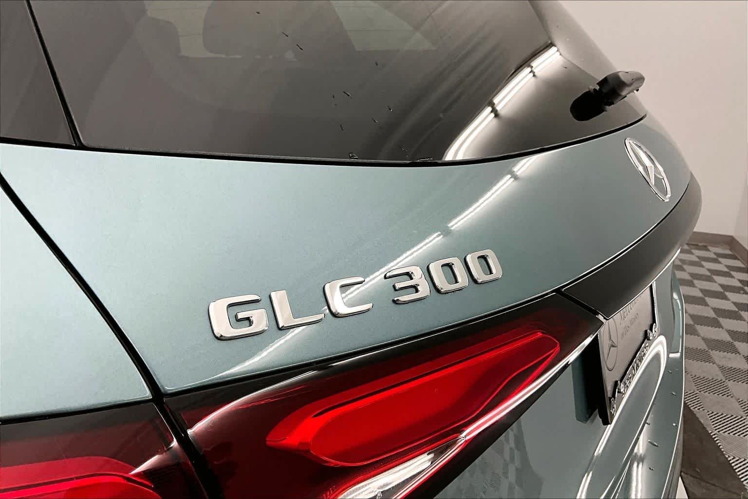 New 2026 Verde Silver Metallic Mercedes-Benz GLC 300 image 7