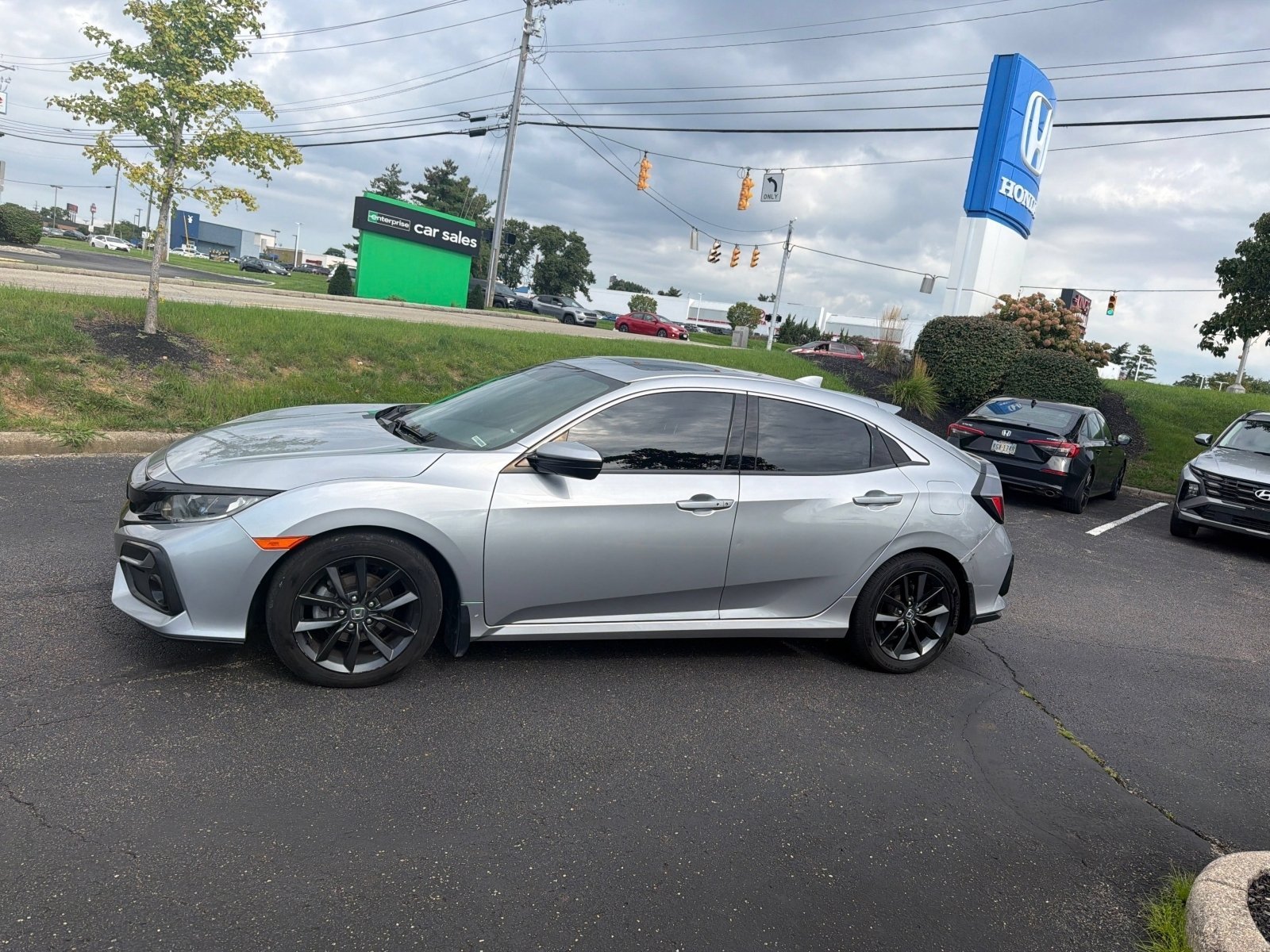 Used 2021 Lunar Silver Metallic Honda EX image 2
