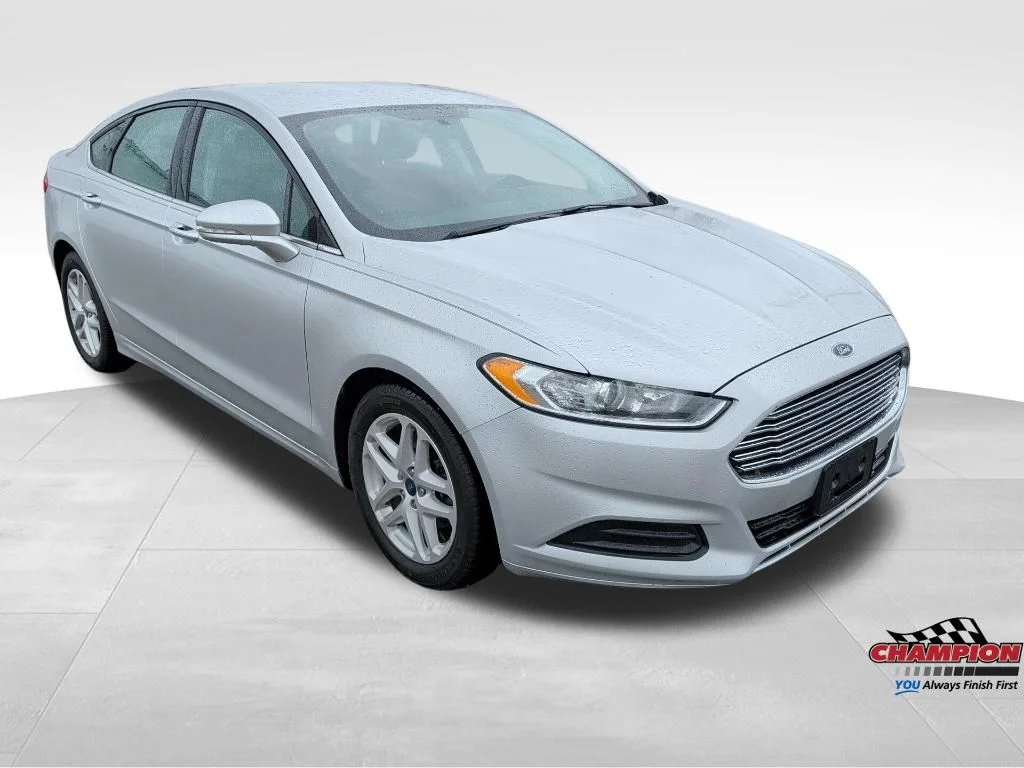 Used 2016 Silver Ford SE image 8