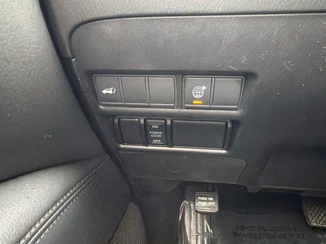 Used 2022 Gun Metallic Nissan SL image 33