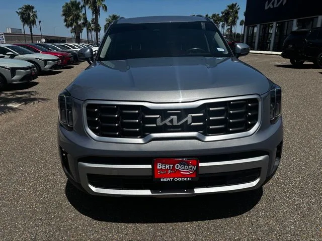 Used 2023 Silver Kia S image 2