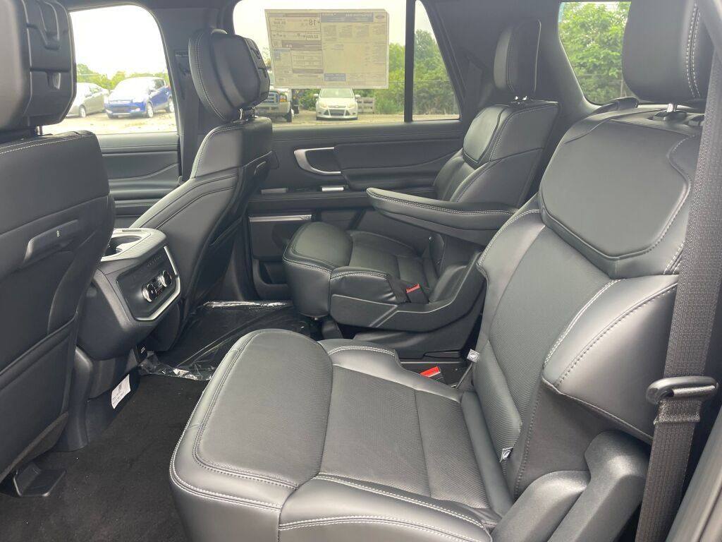 New 2027 Agate Black Metallic Ford Platinum image 18