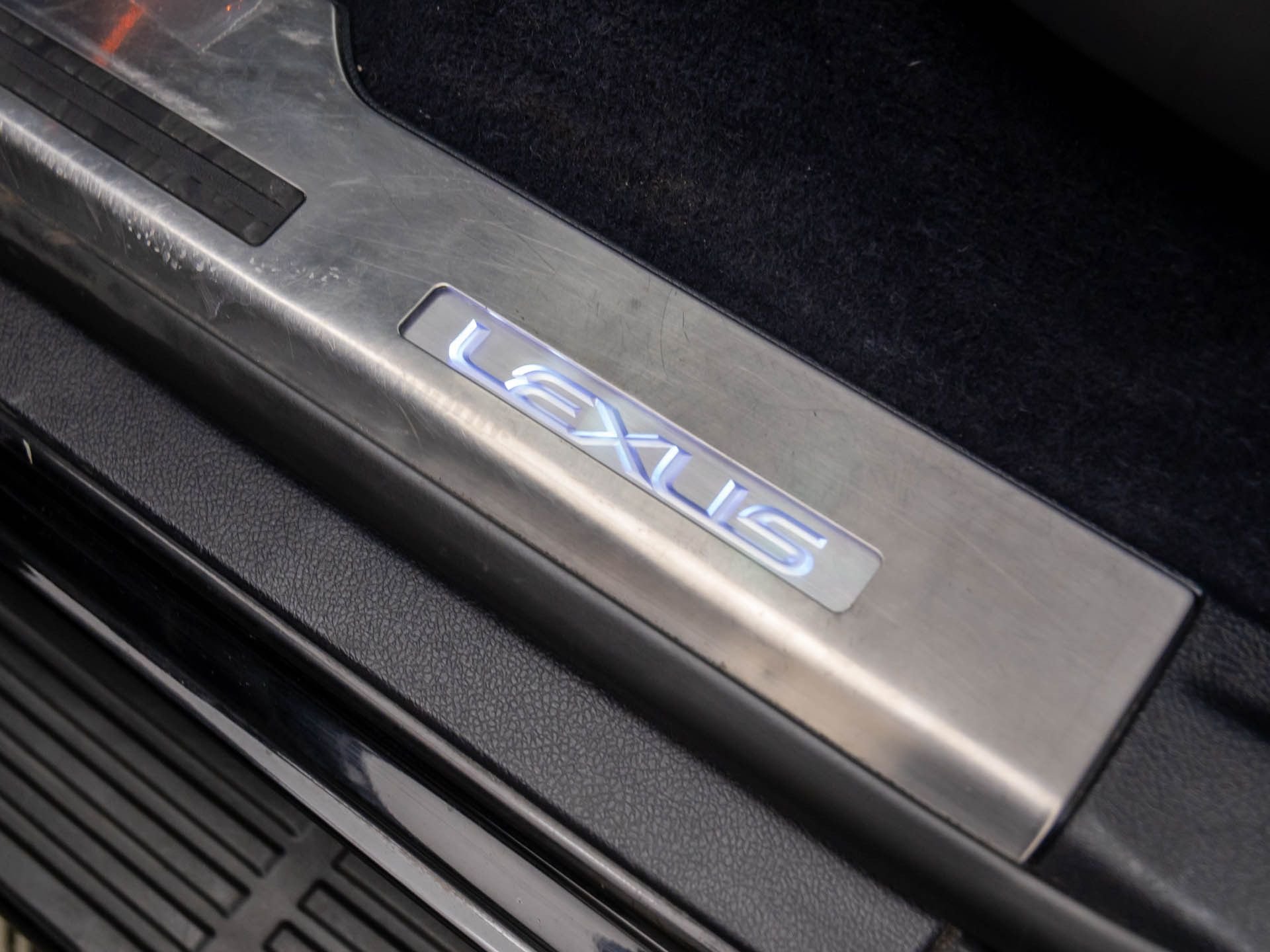 Used 2014 Black Lexus 570 image 16