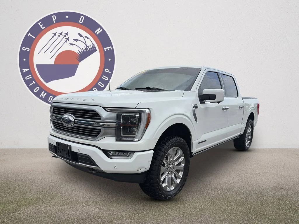 Used 2023 White Ford Limited image 2
