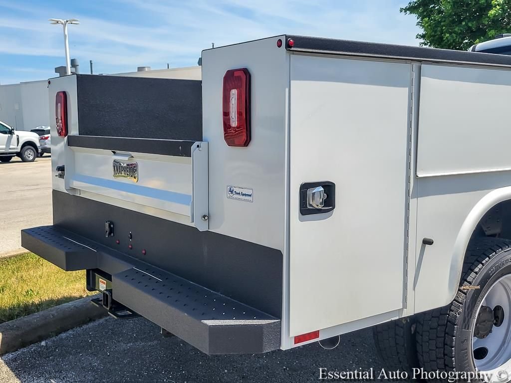 New 2026 Oxford White Ford F-550® XL image 6