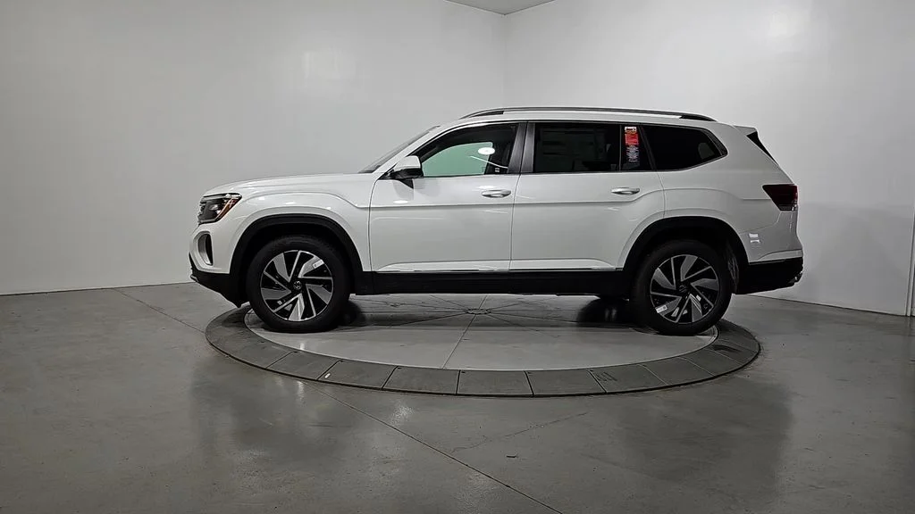 New 2026 White/off-white Volkswagen 2.0T SEL image 2