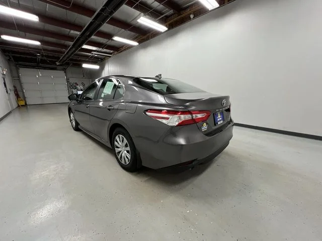 2020 Toyota Camry LE - Photo 6
