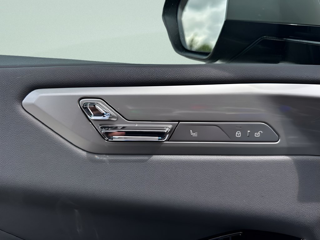 New 2027 Grey Pine Metallic BMW  image 12
