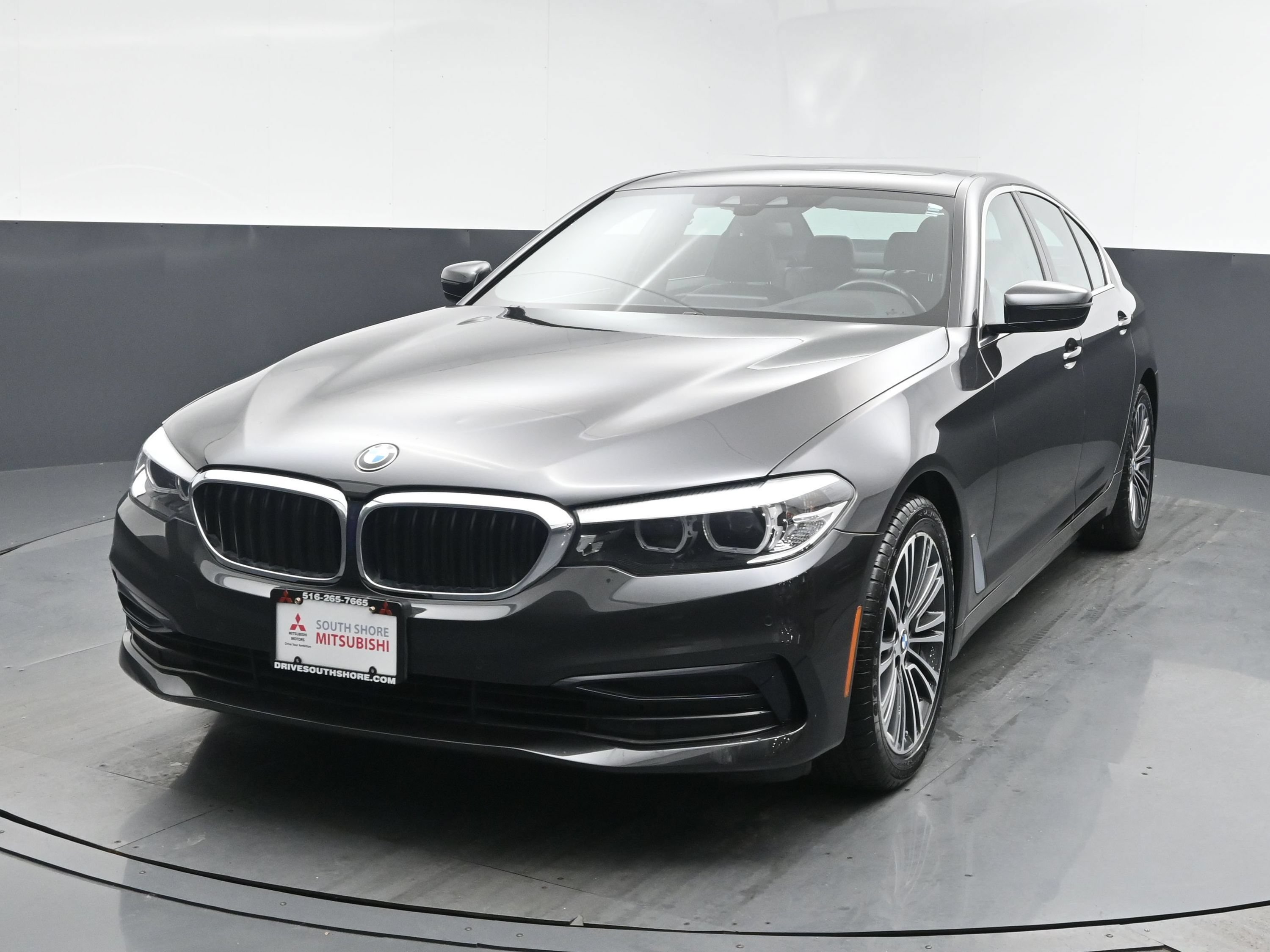 Used 2019 Dark Graphite Metallic BMW 530i xDrive image 20