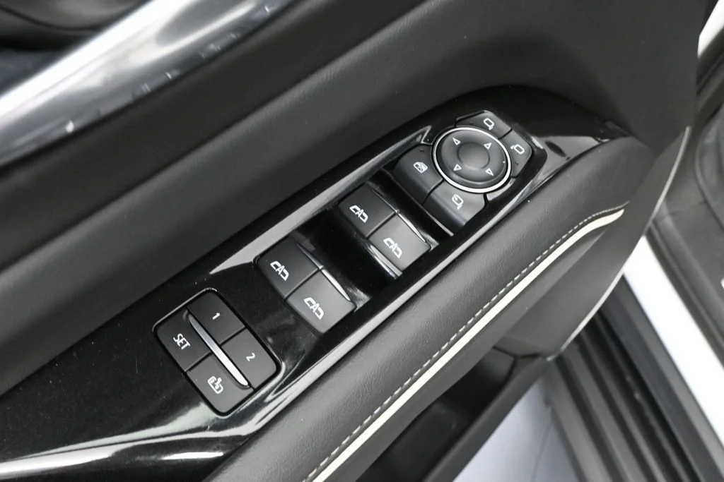 Used 2021 White Cadillac Sport image 22