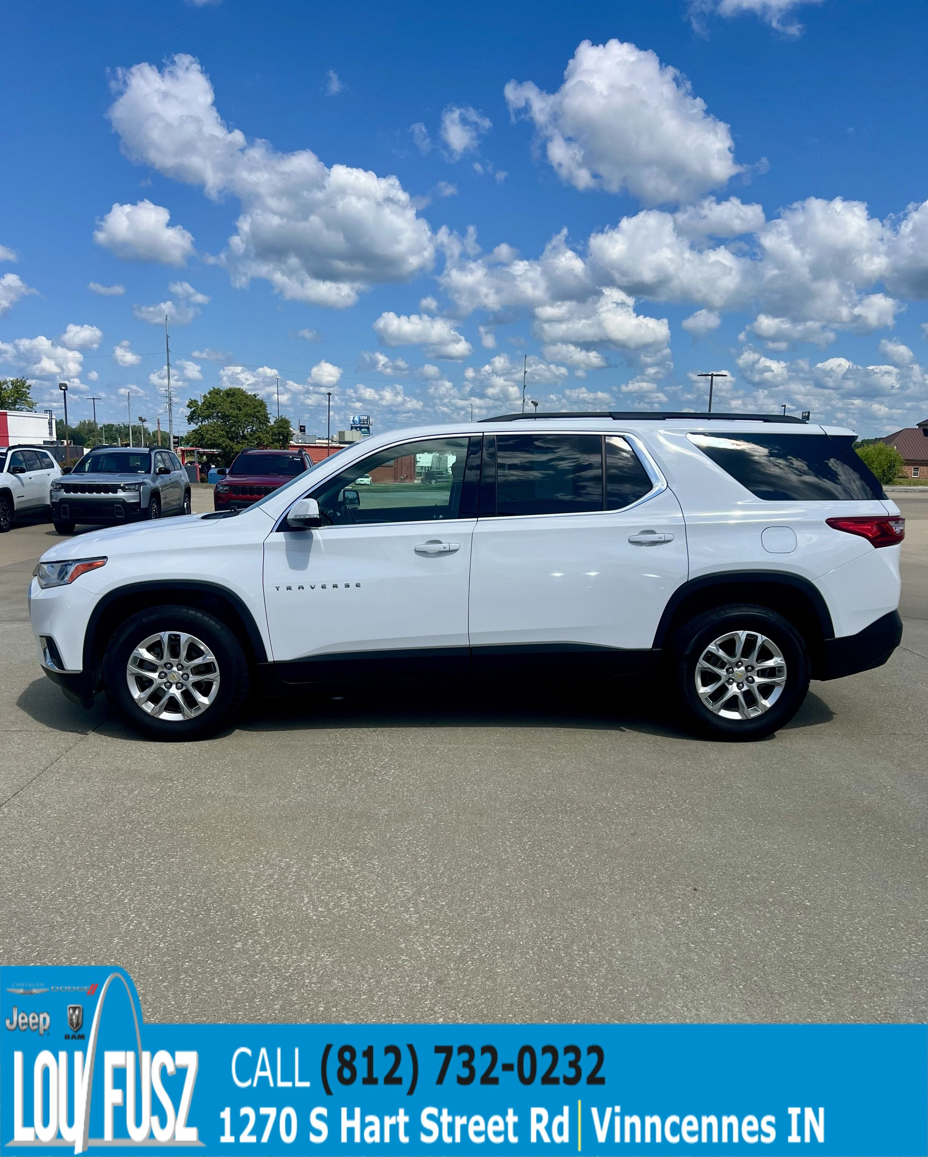 Used 2019 Summit White Chevrolet LT Cloth image 4