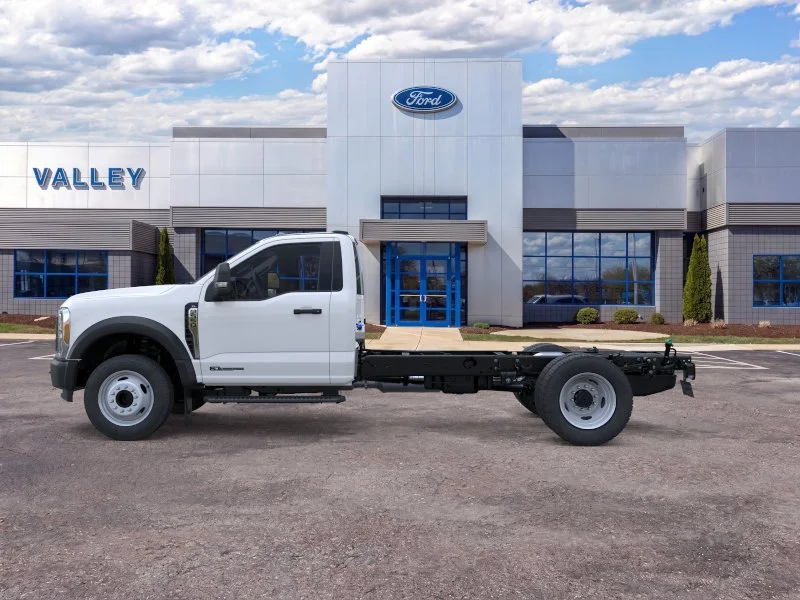 New 2026 Oxford White Ford F-550® XL image 4