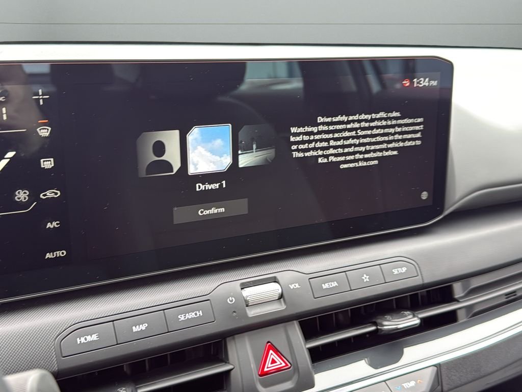Used 2025 White Kia EX image 21