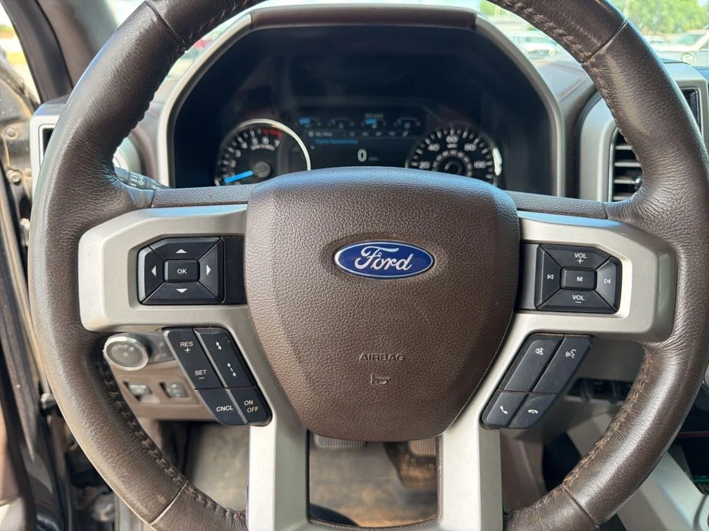 Used 2020 Black Metallic Ford King Ranch image 11