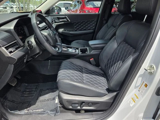 Certified Used 2024 White Mitsubishi  image 3