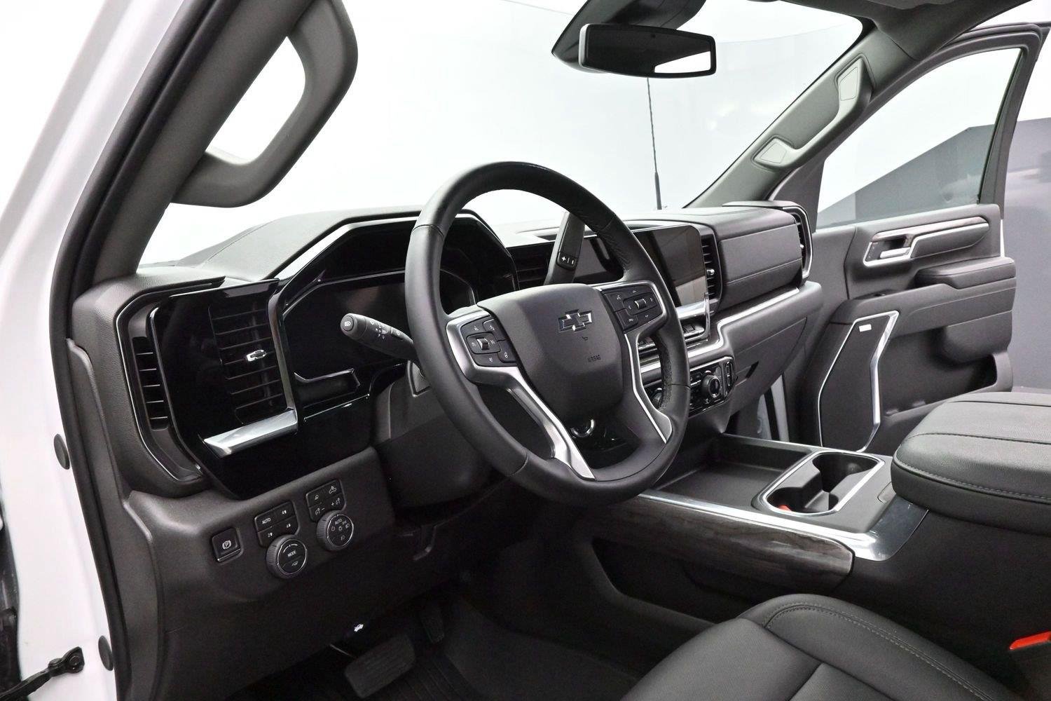 Used 2026 Summit White Chevrolet LTZ image 16