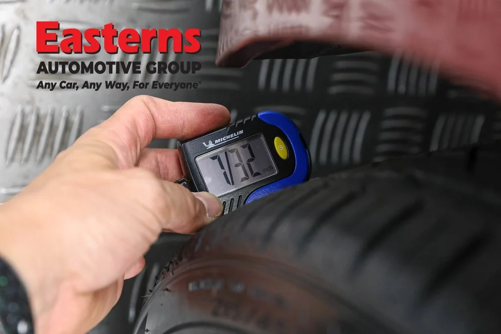 Used 2023 Red Nissan SV image 27
