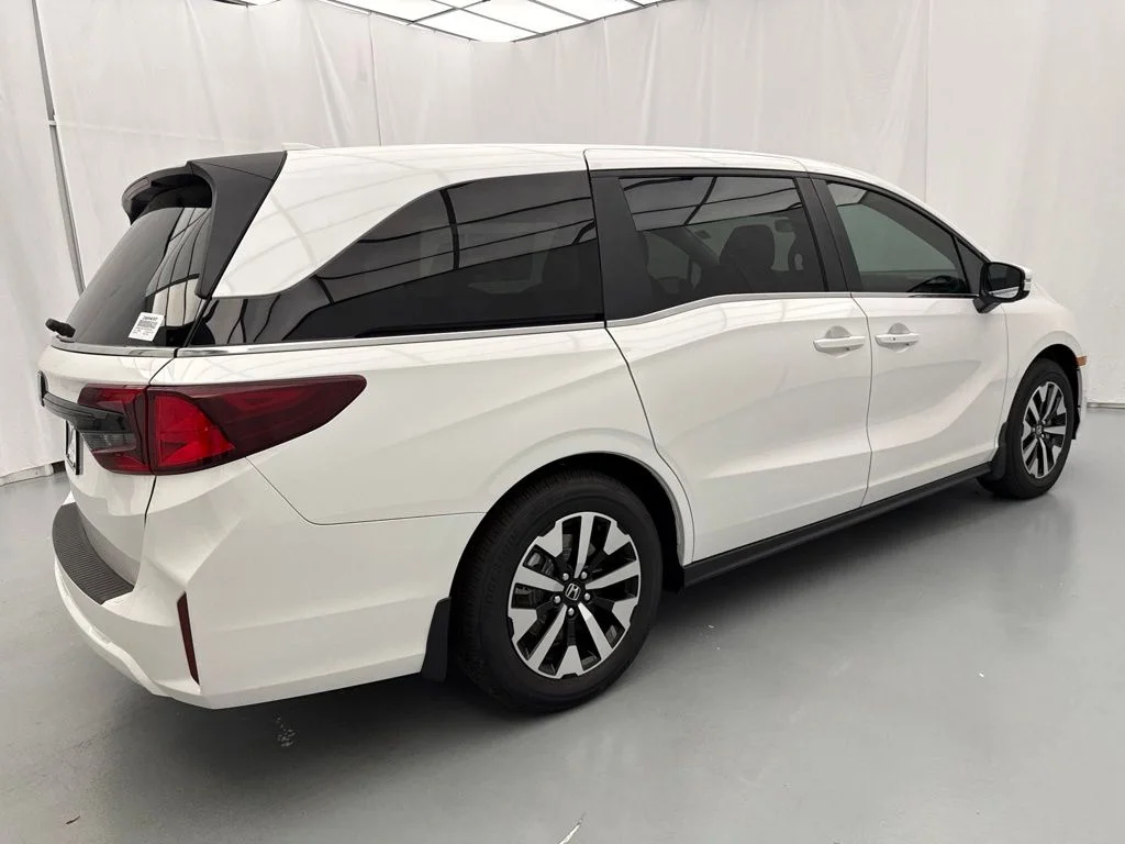 New 2026 Platinum White Pearl Honda EX-L image 13
