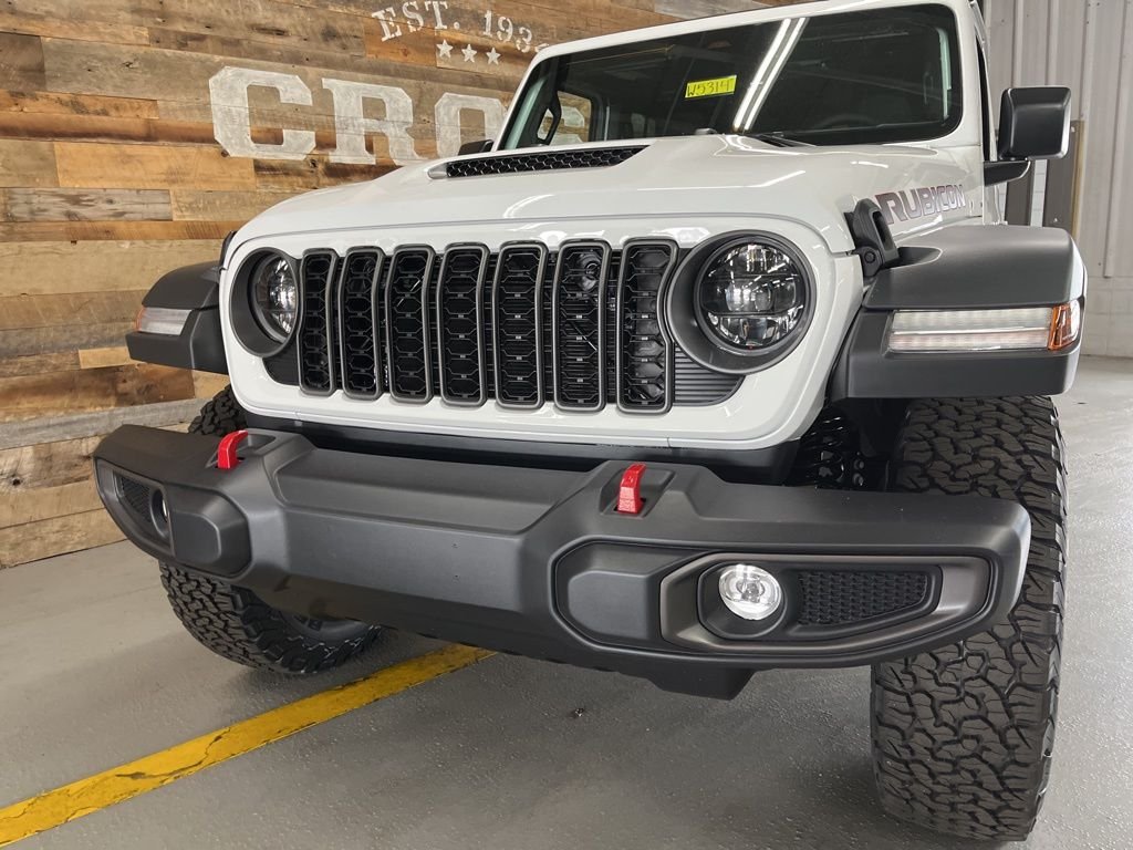 New 2026 Bright White Clear-Coat Exterior Paint Jeep Rubicon image 9