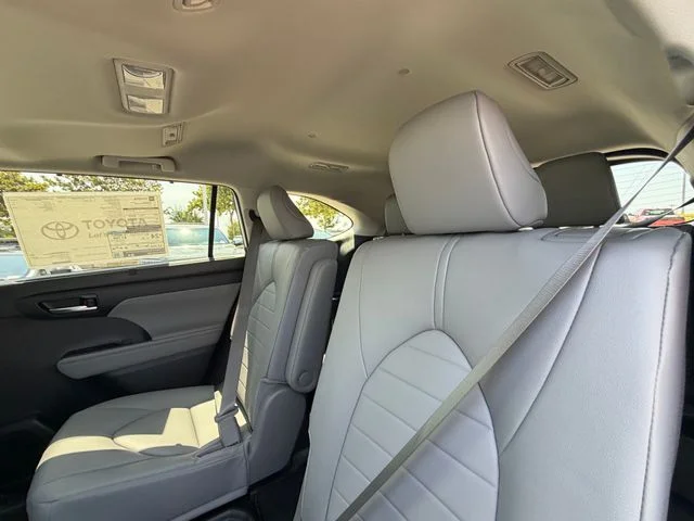 New 2026 Wind Chill Pearl Toyota XLE image 24